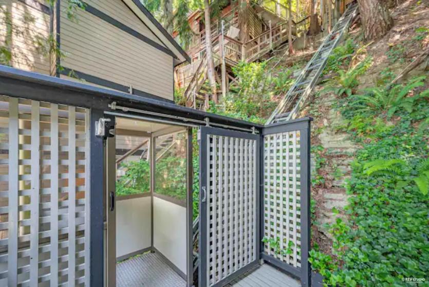 SALT COTTAGE Waterfront Guest House with Superb Views