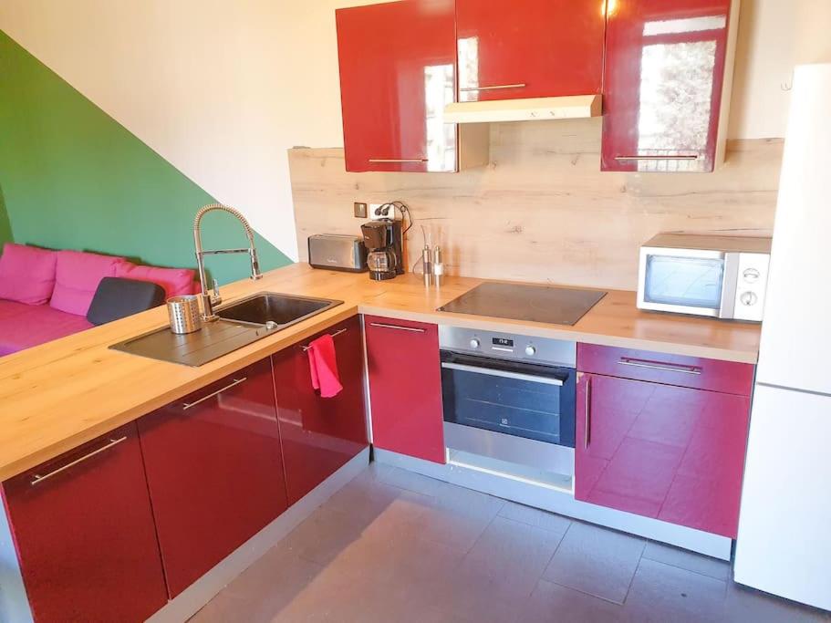 Kitchen or kitchenette