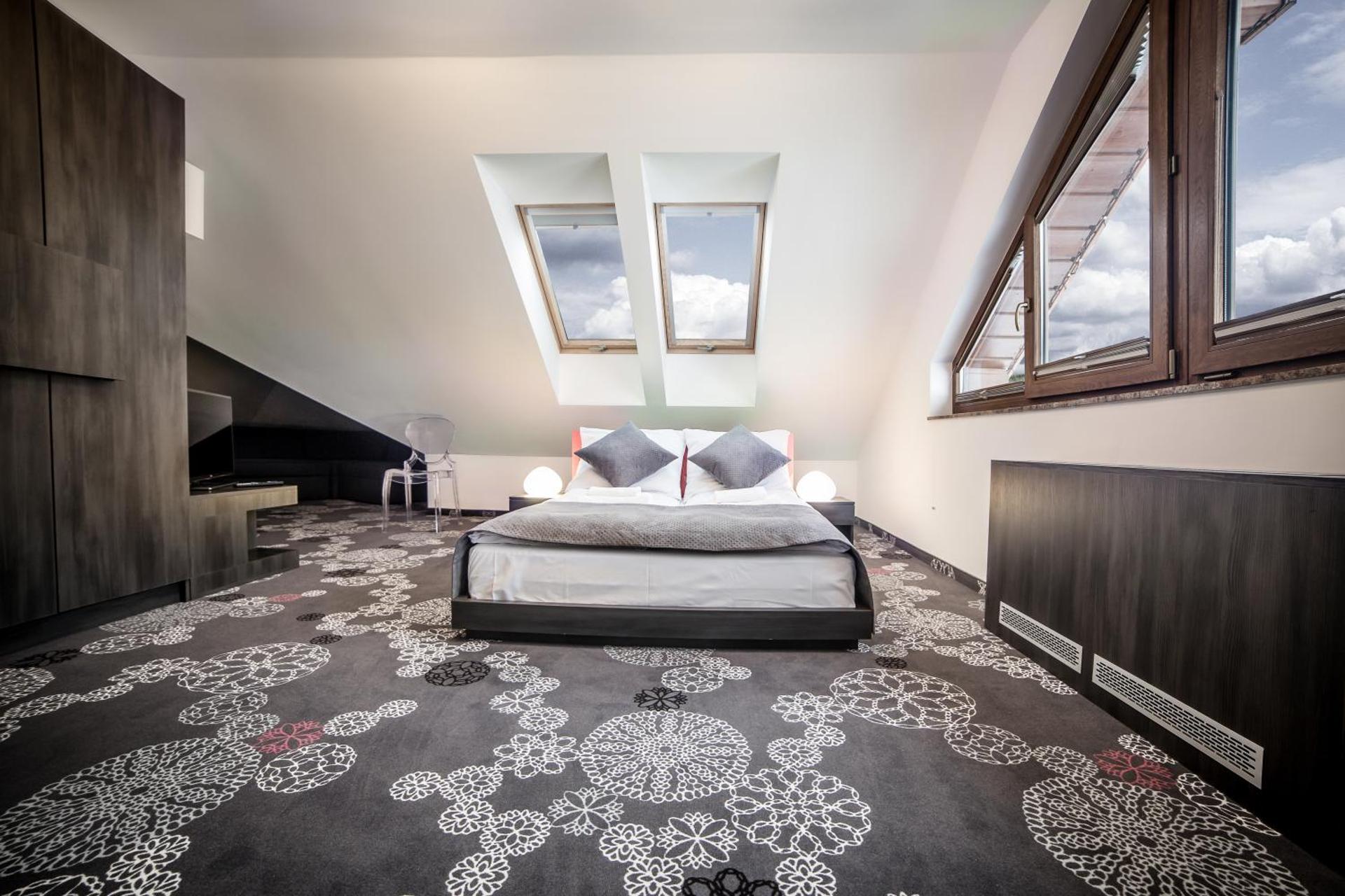 Photo of the whole room