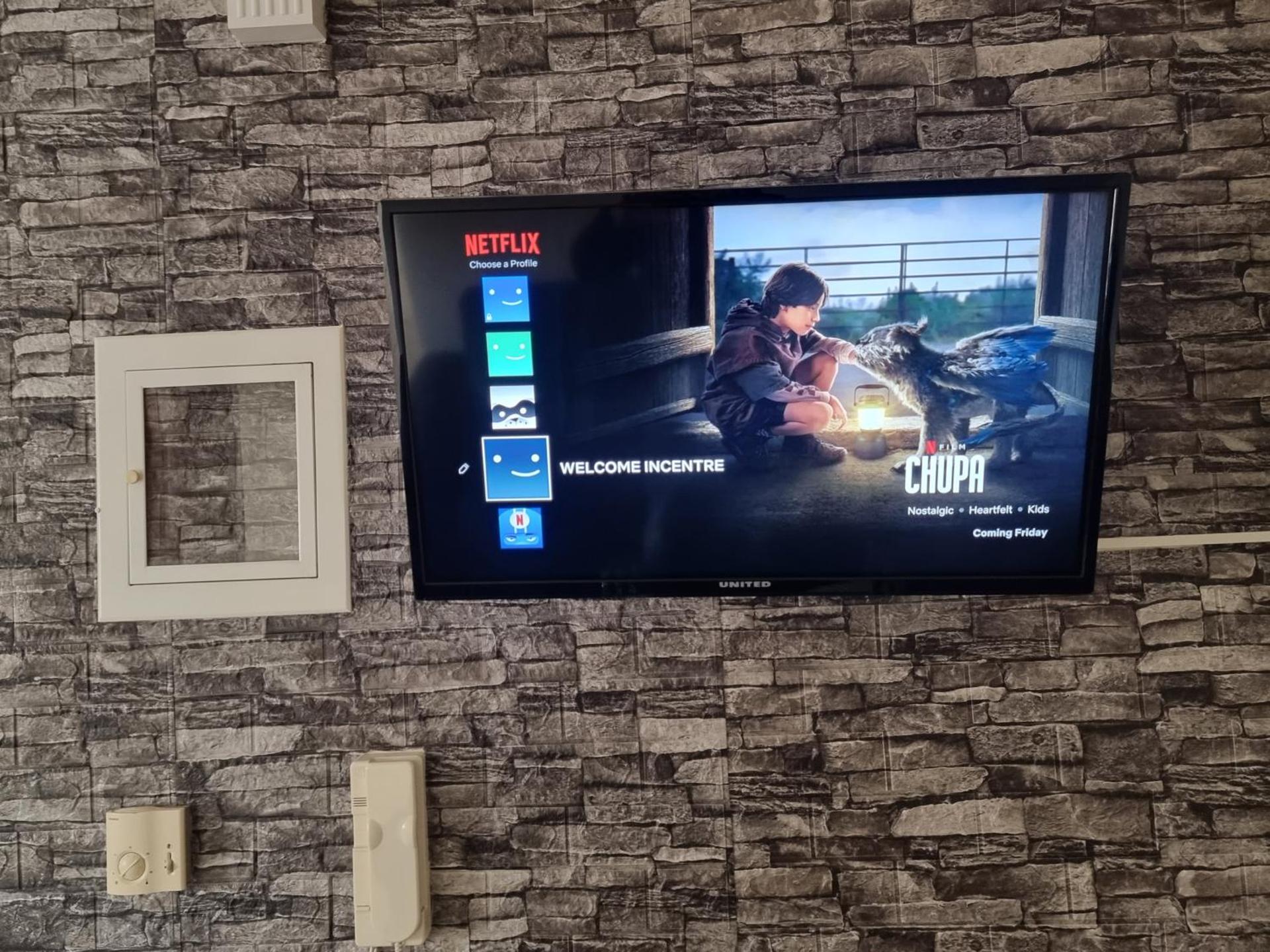 Communal lounge/ TV room