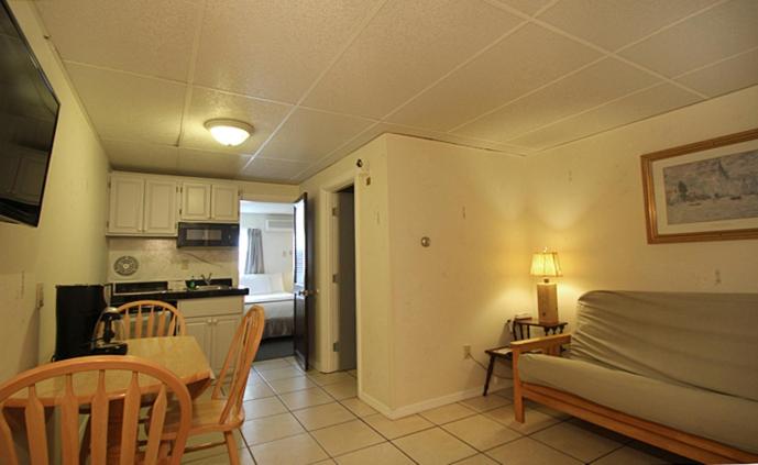 Sea Cliff House Motel