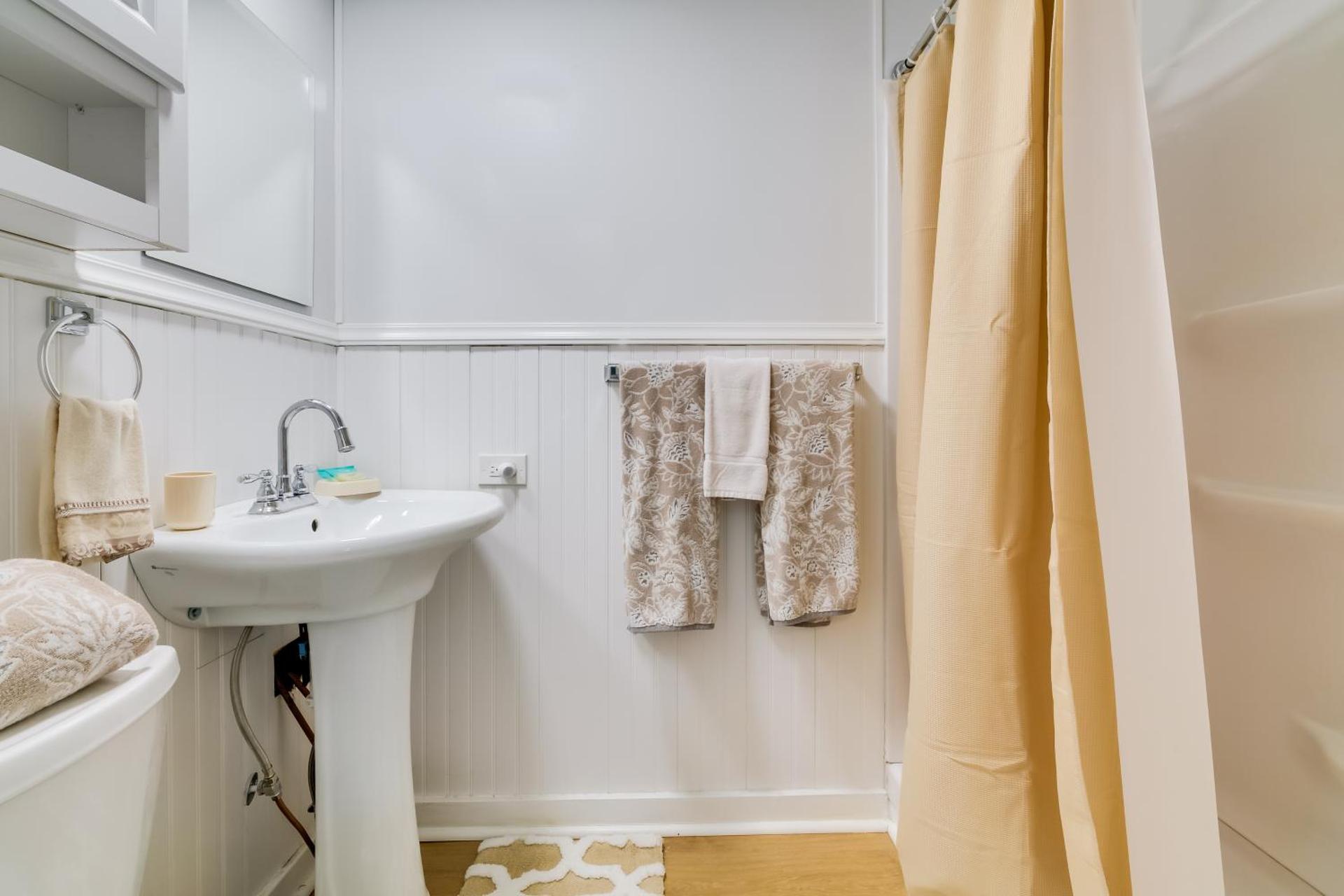 Fire Pit and Boat Dock Peaceful Dunnellon Cabin!