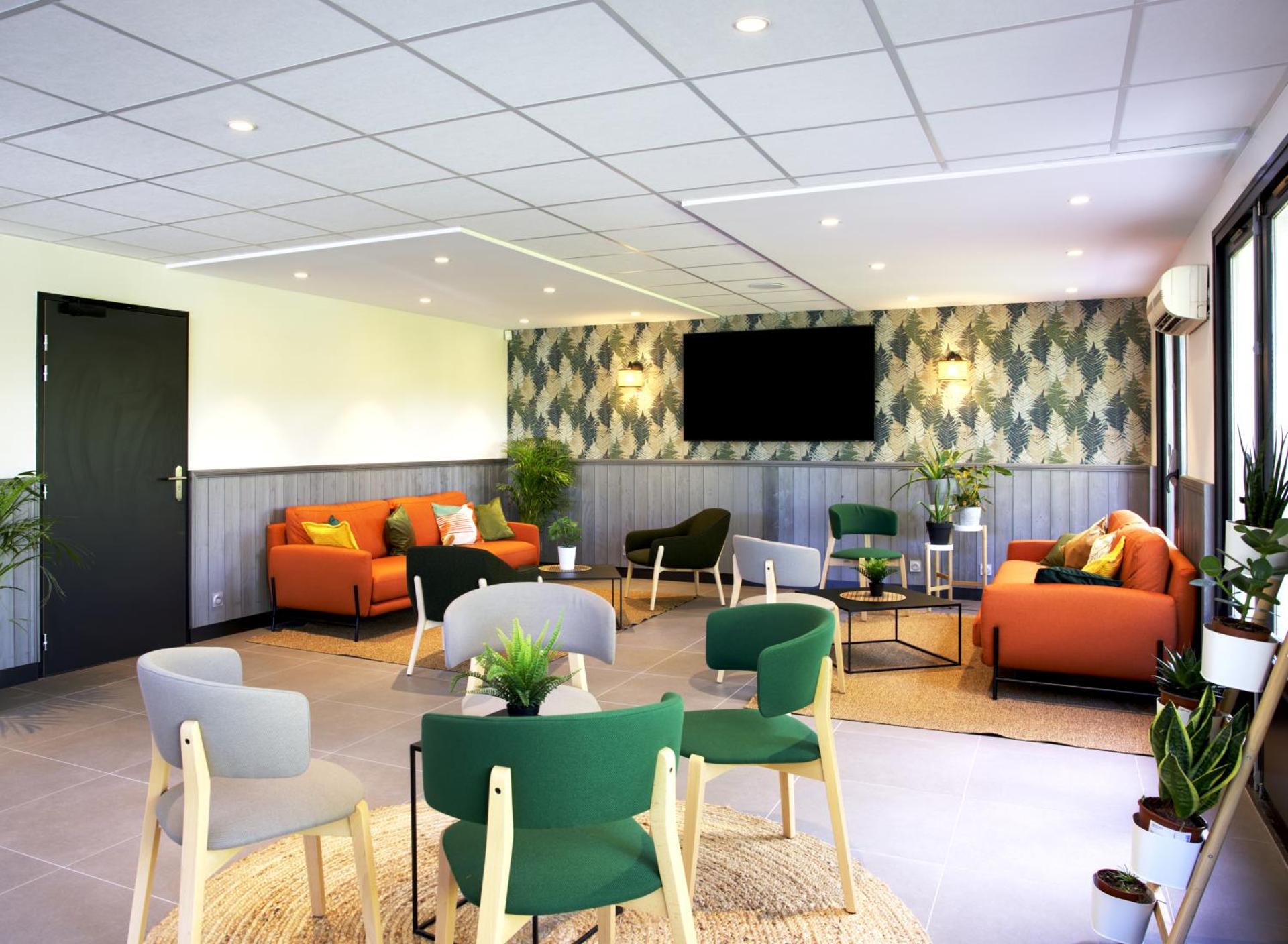 Communal lounge/ TV room