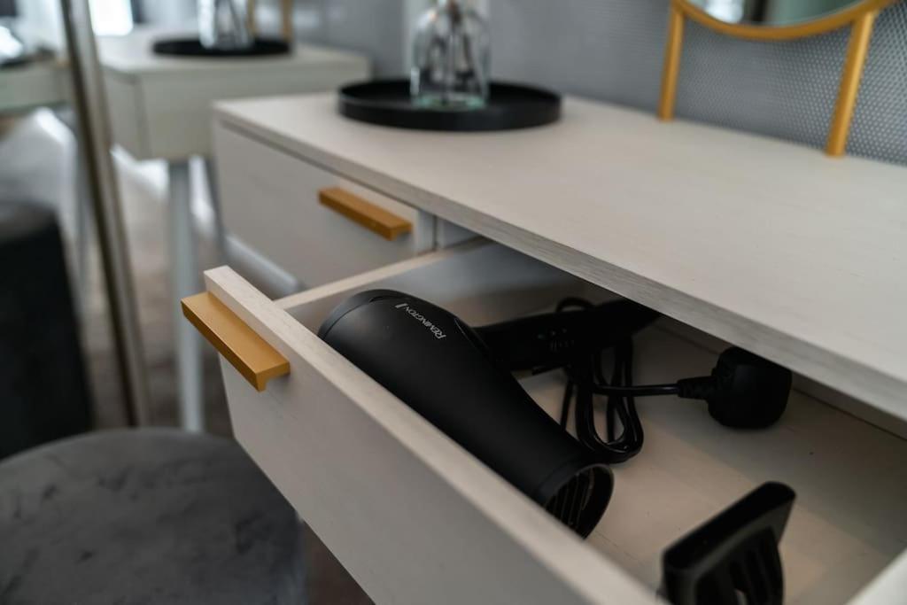 St Georges Cross 1BR - Subway on Doorstep - Central