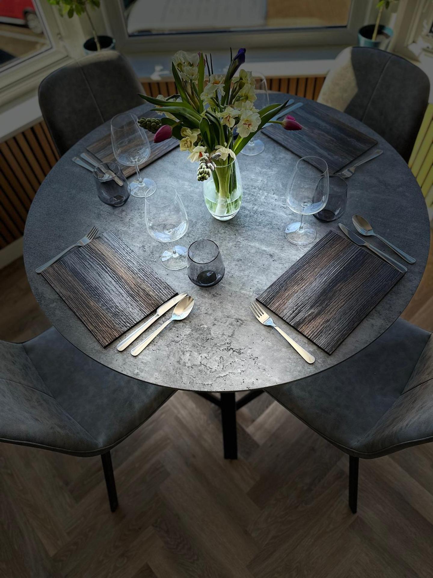 No 3 ,luxury 2 bed 1st floor apartment with free parking,Lytham St Annes