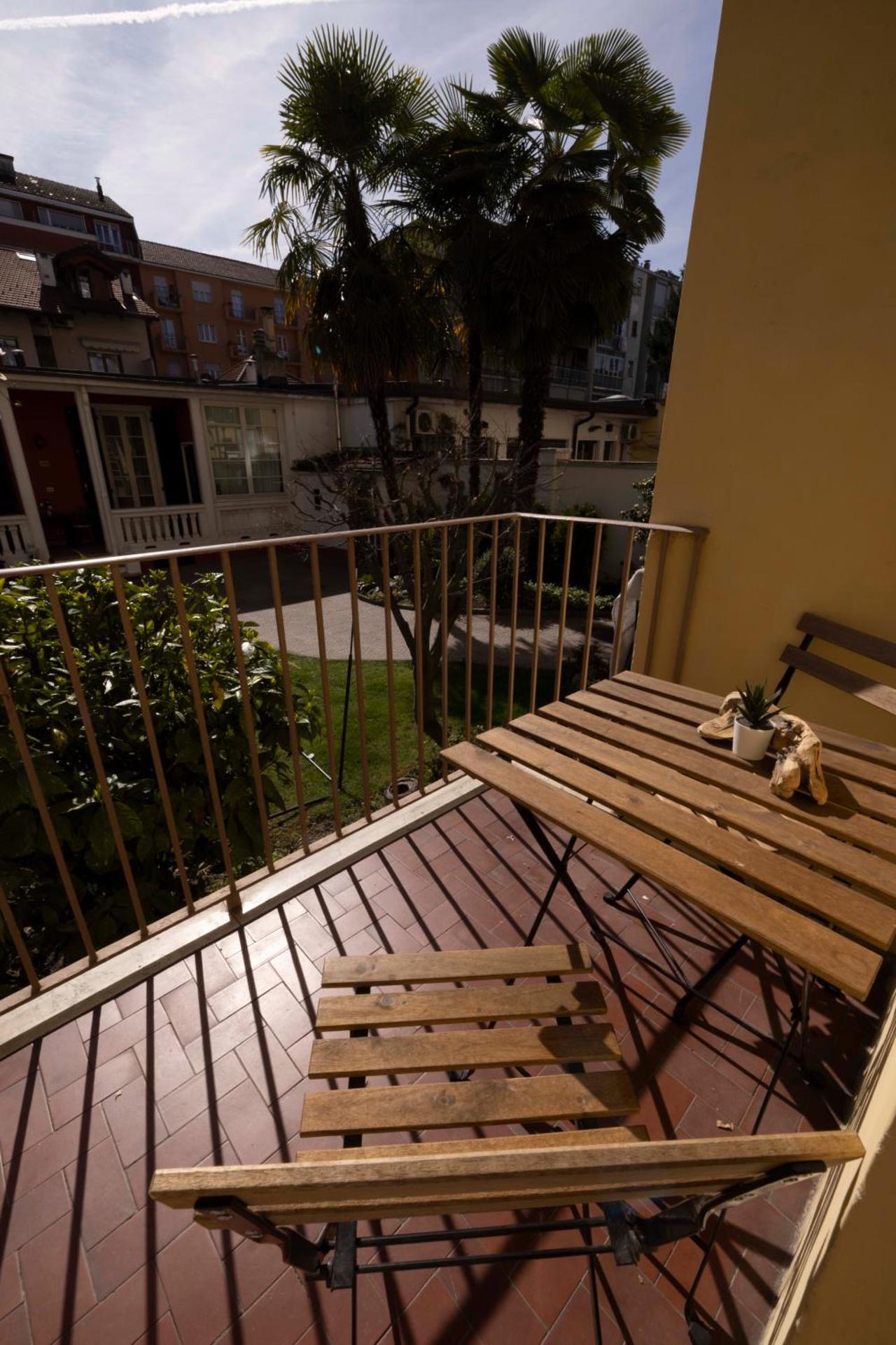 Iris 128: il terrazzino sul giardino