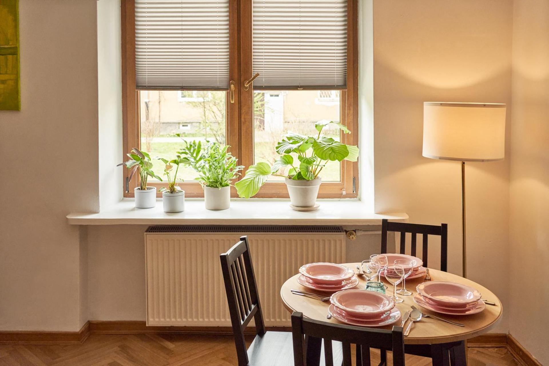 Stary Mokotów, z ogródkiem