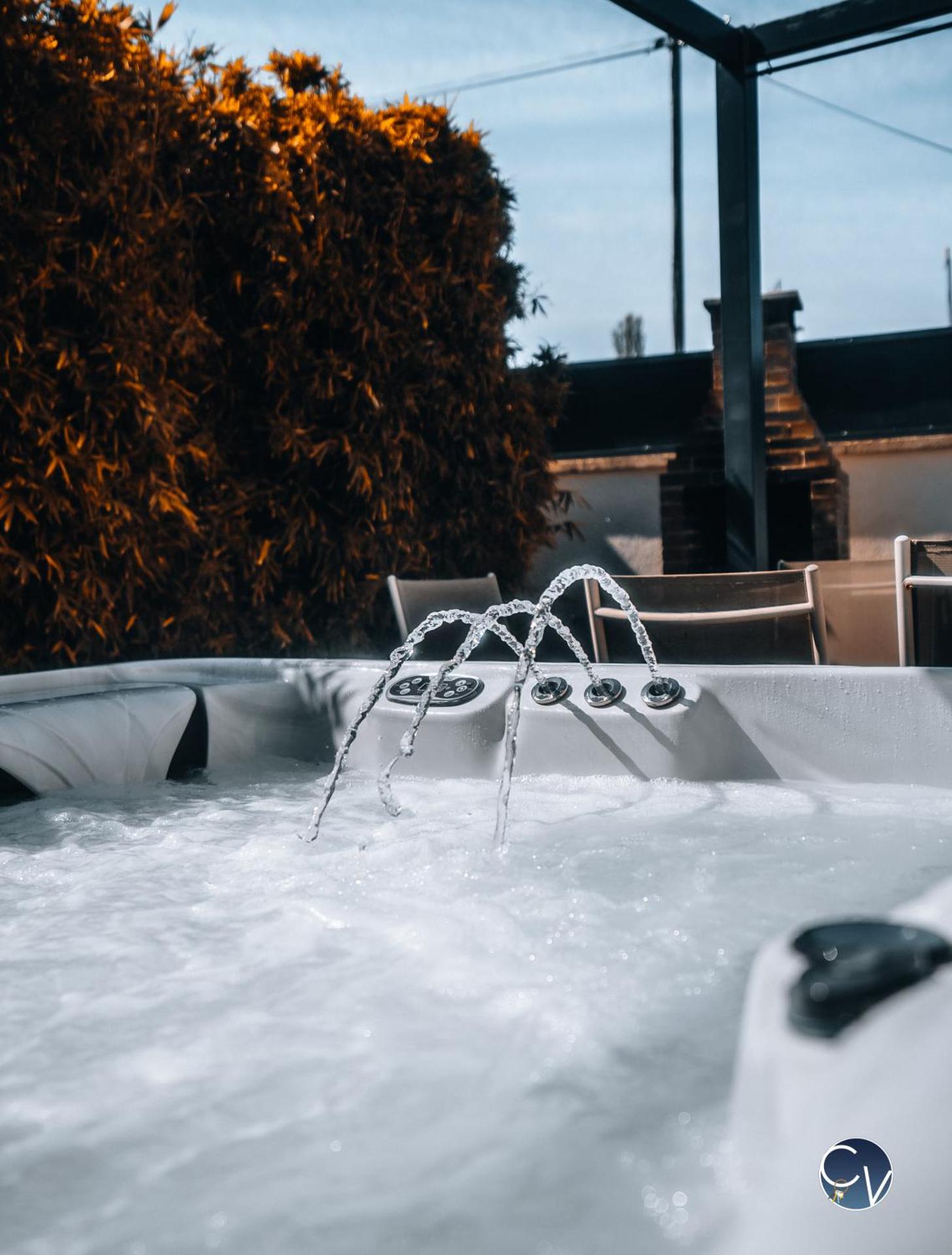 Villa Moderne avec Jacuzzi proche d'Avignon