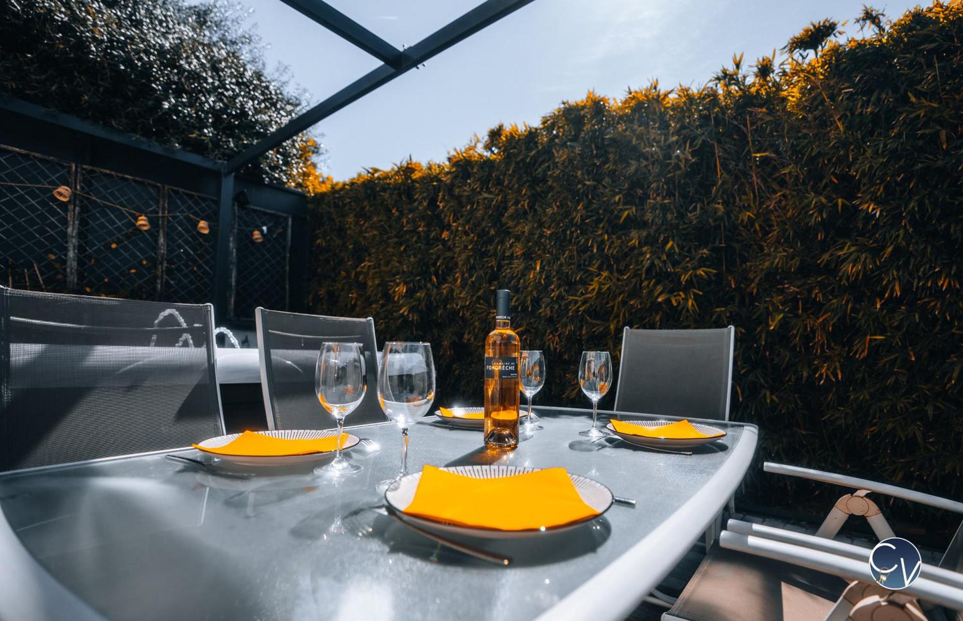 Villa Moderne avec Jacuzzi proche d'Avignon