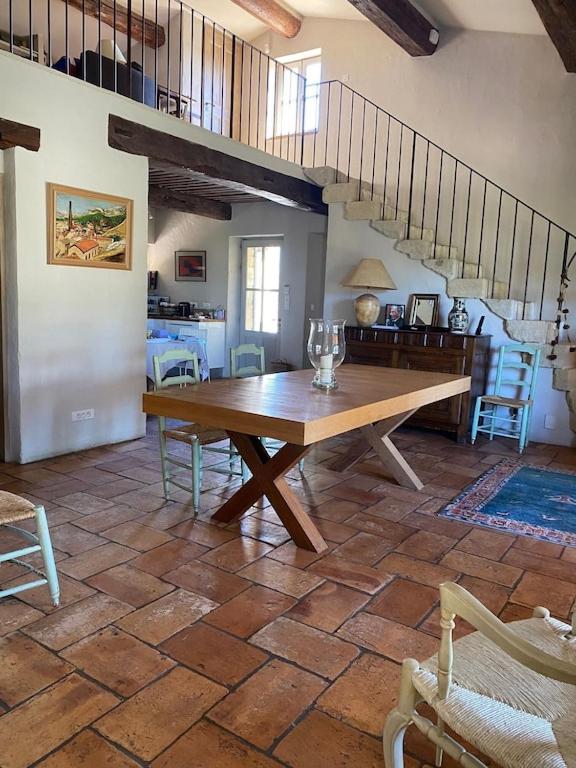 In Gordes, facing the entire Luberon Park a beautiful 5 bedrooms house