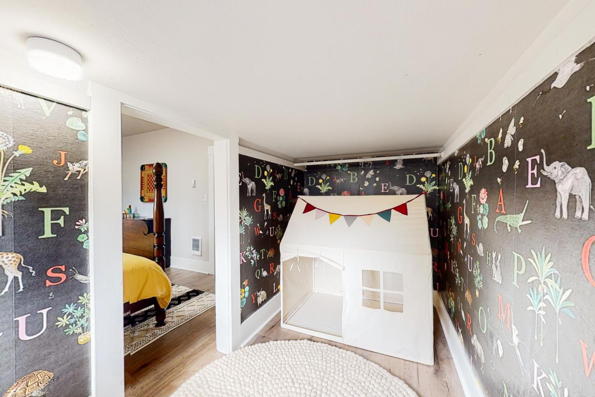 Tacoma Garden Hideaway