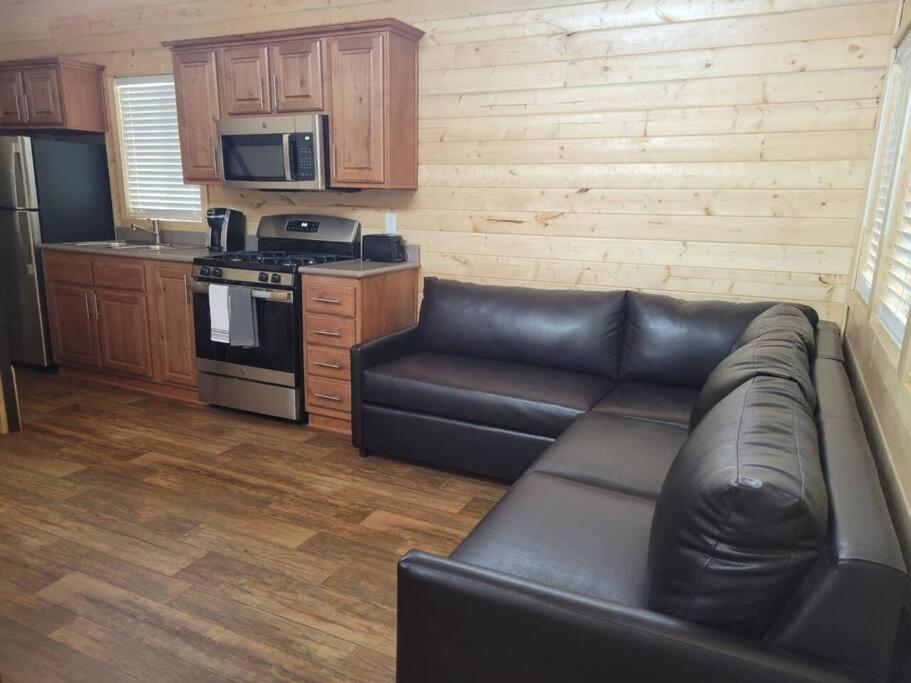 036 Tiny Home nr Grand Canyon South Rim Sleeps 8 - Full Kitchen