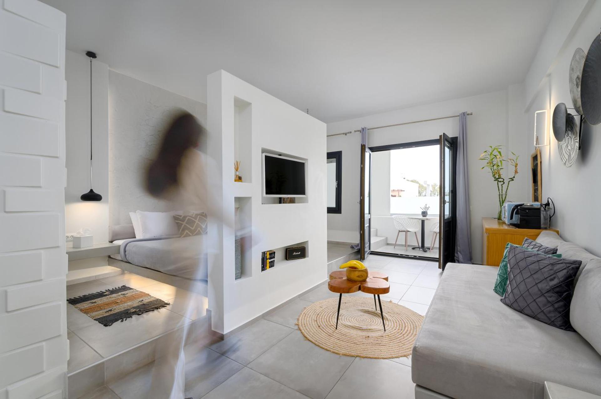 George & Joanna Suites Santorini