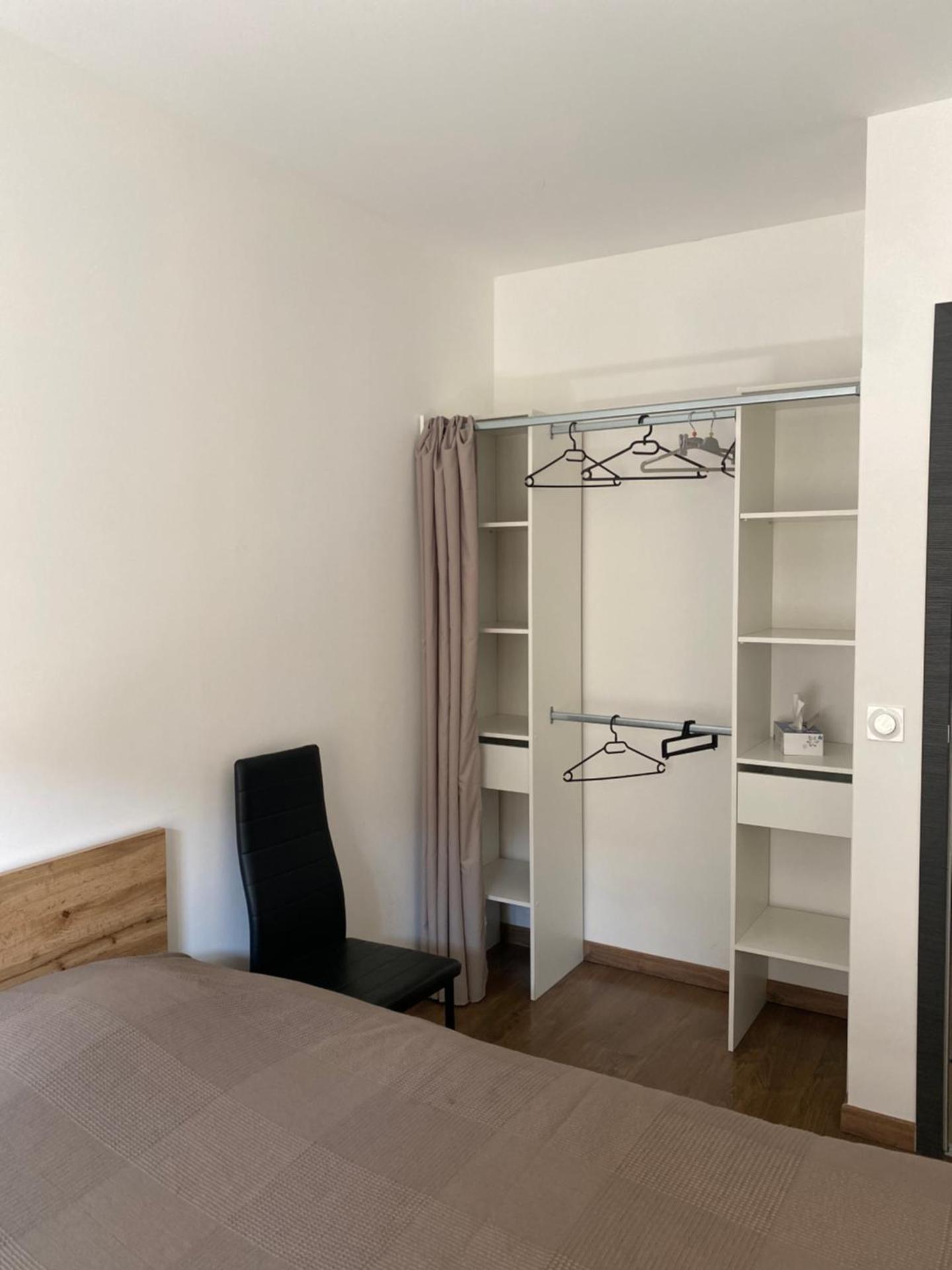 Appartements neufs avec garages dans maison de village