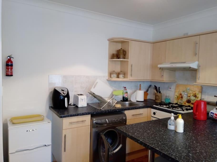 Lovely 1-bedroom flat within minutes from the beach!