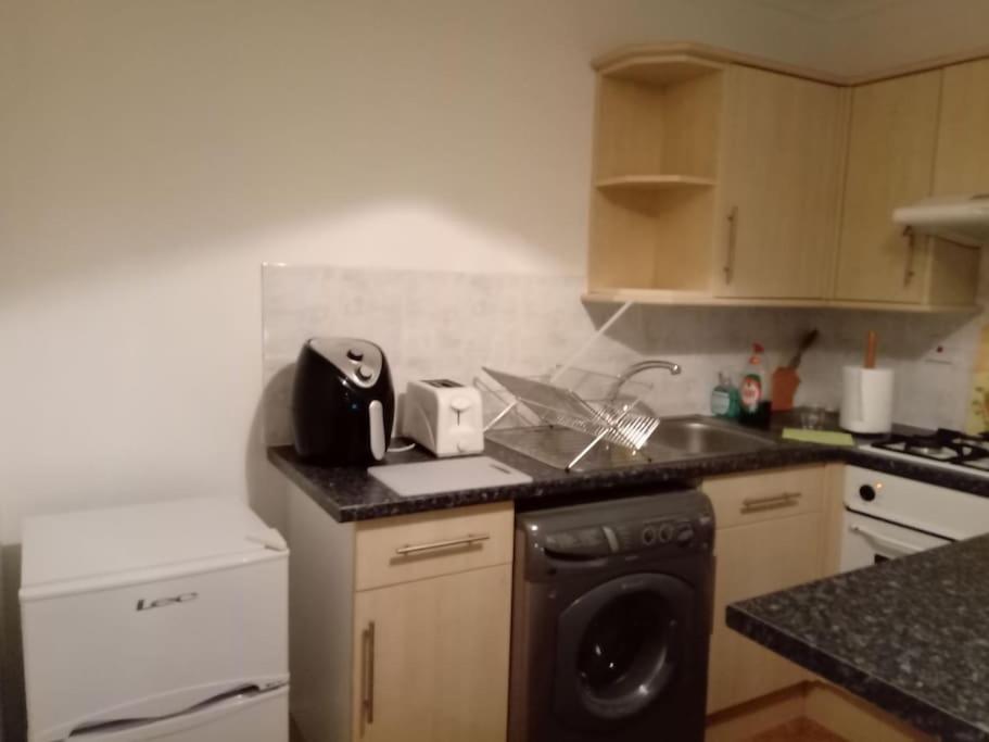 Lovely 1-bedroom flat within minutes from the beach!