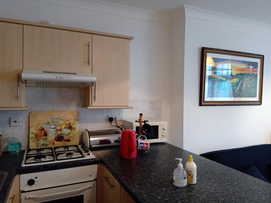Lovely 1-bedroom flat within minutes from the beach!