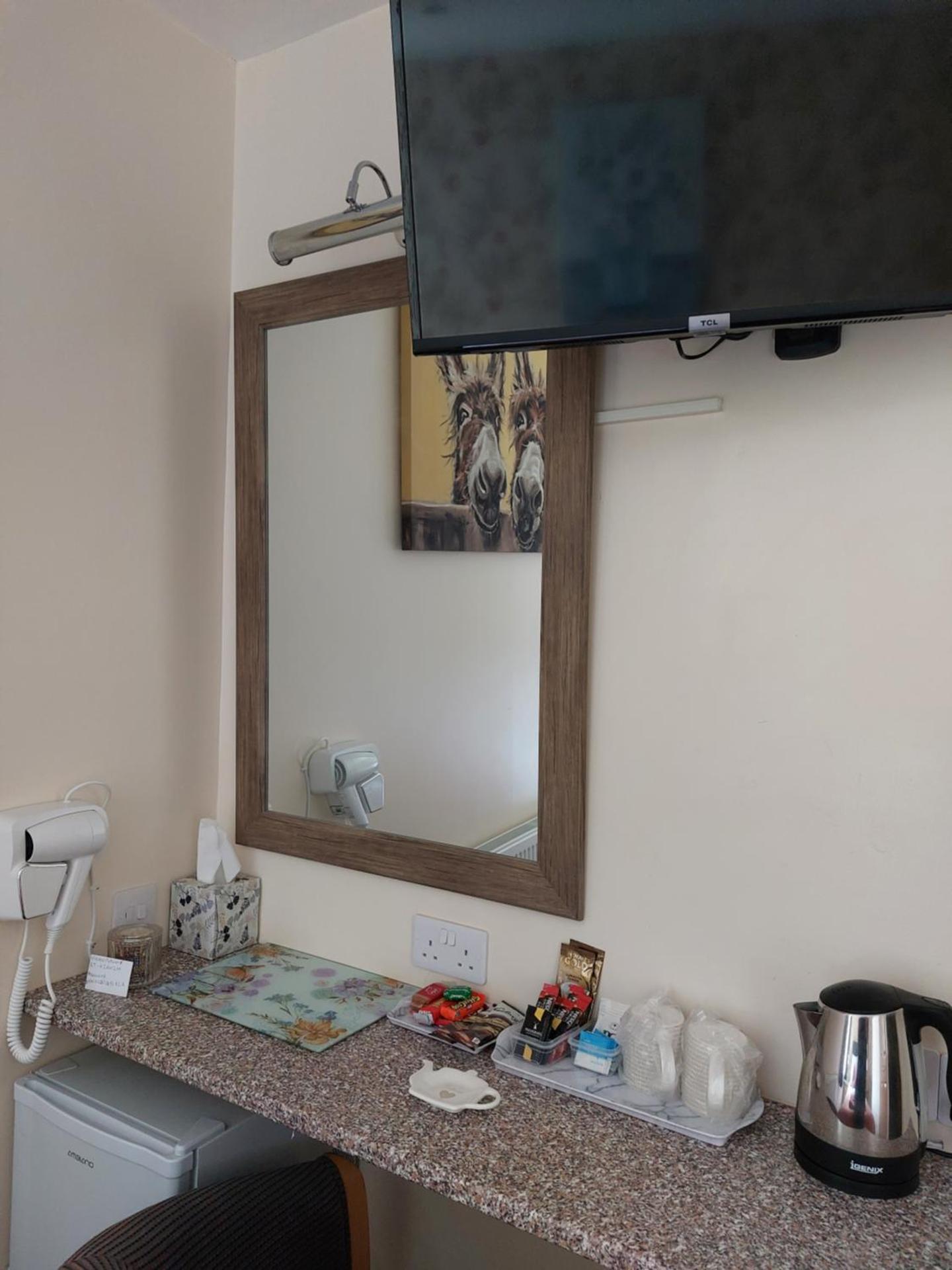 PONDEROSA B&B with free onsite parking and breakfast included