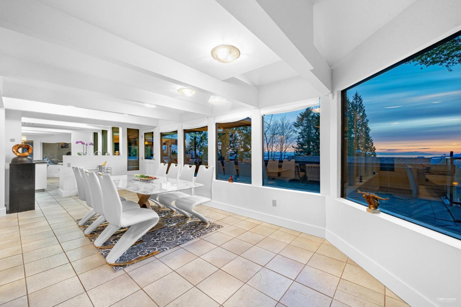 Seymour Private Bedroom, Ensuite Bathroom with Shared Pool, Hot Tub with Views