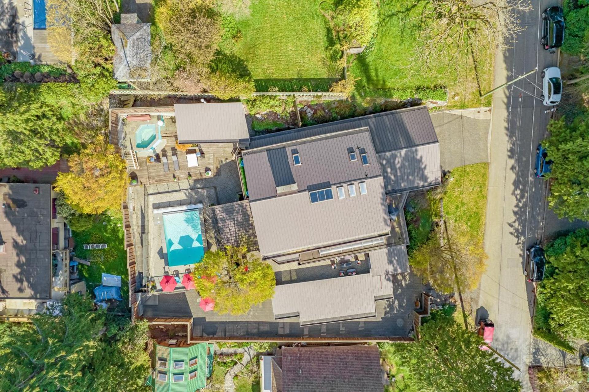 Seymour Private Bedroom, Ensuite Bathroom with Shared Pool, Hot Tub with Views