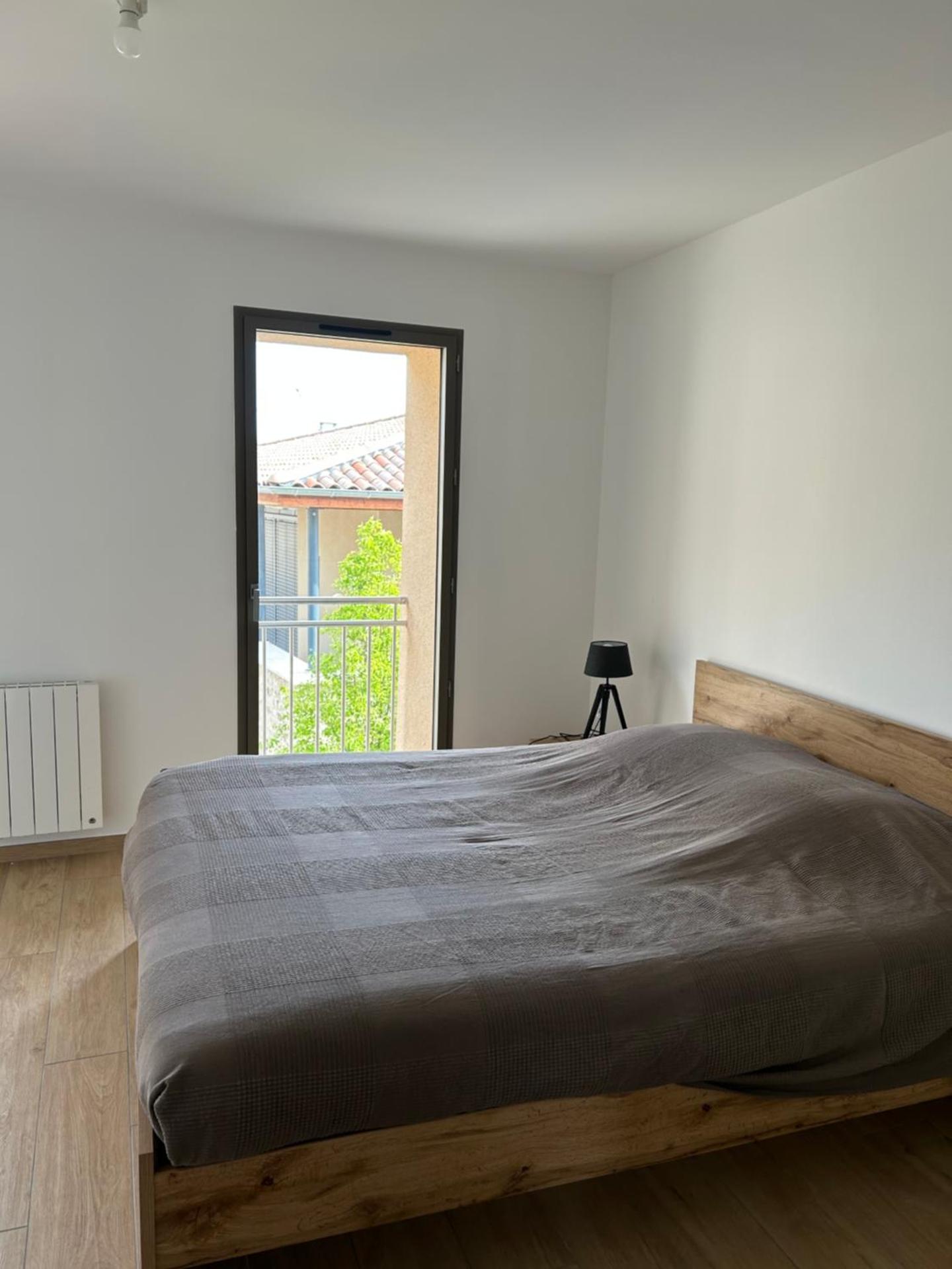 Appartements neufs avec garages dans maison de village