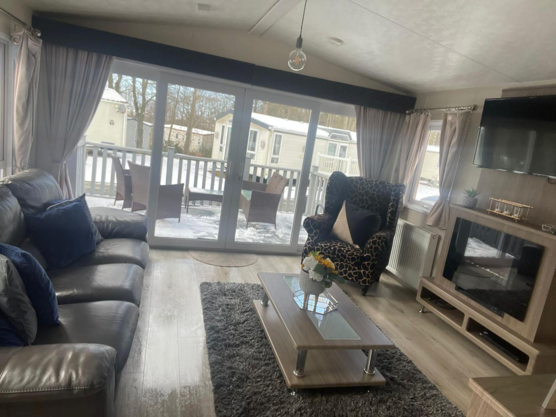 Jax Retreat hot tub and free golf