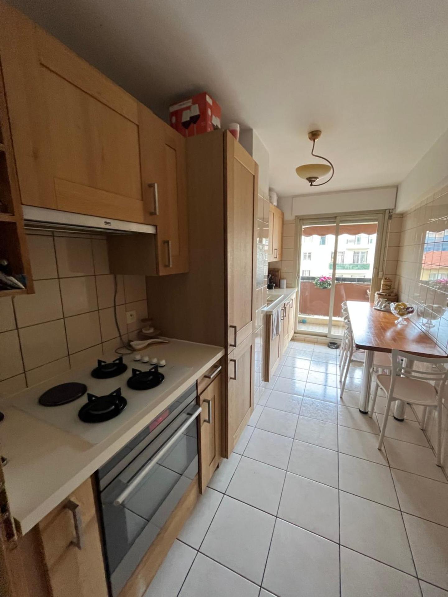 Chambre privée avec terrasse au port de Nice