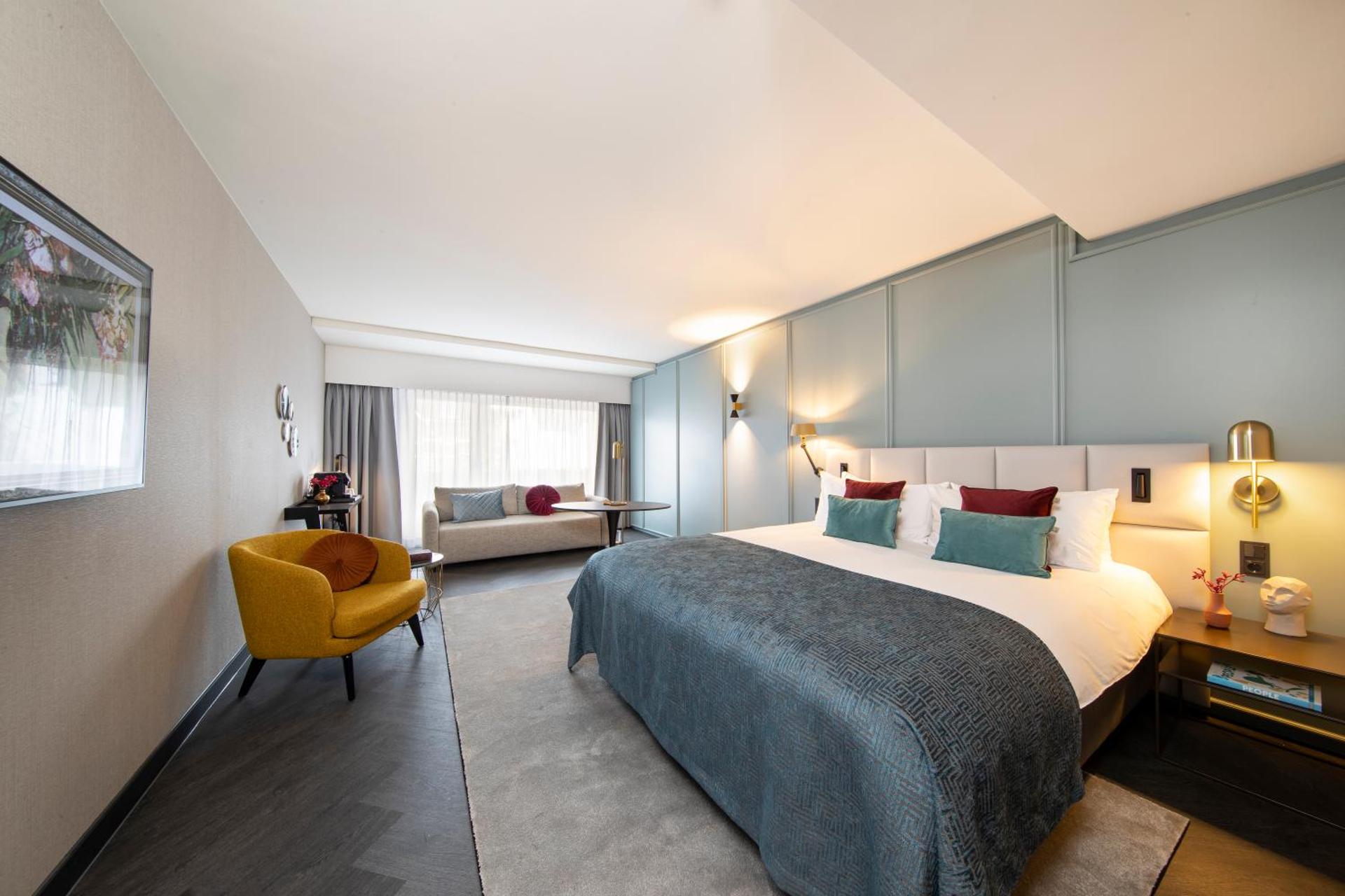 Photo of the whole room