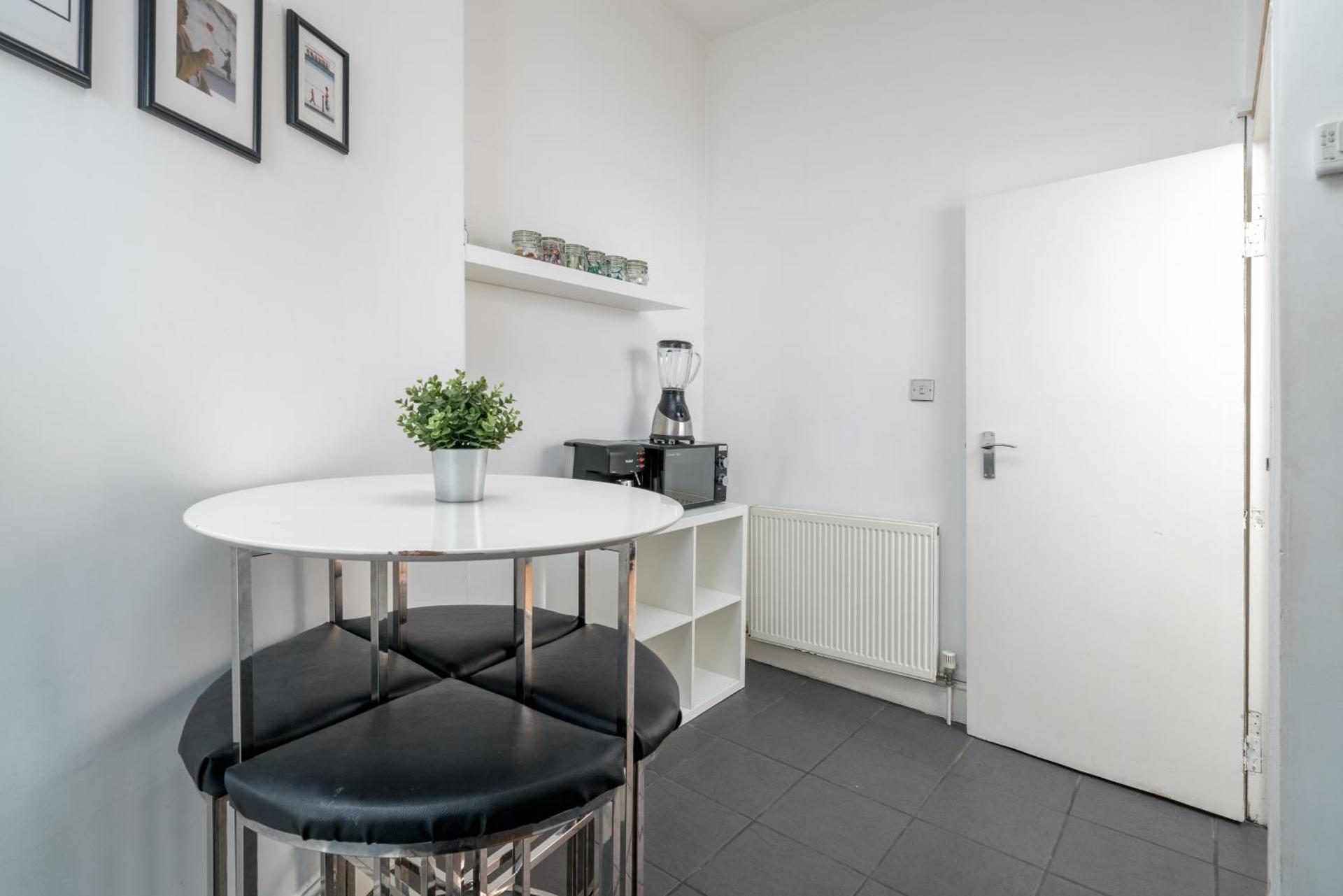 Soho Apartment Sleeps 4, Covent Garden & Leicester Square