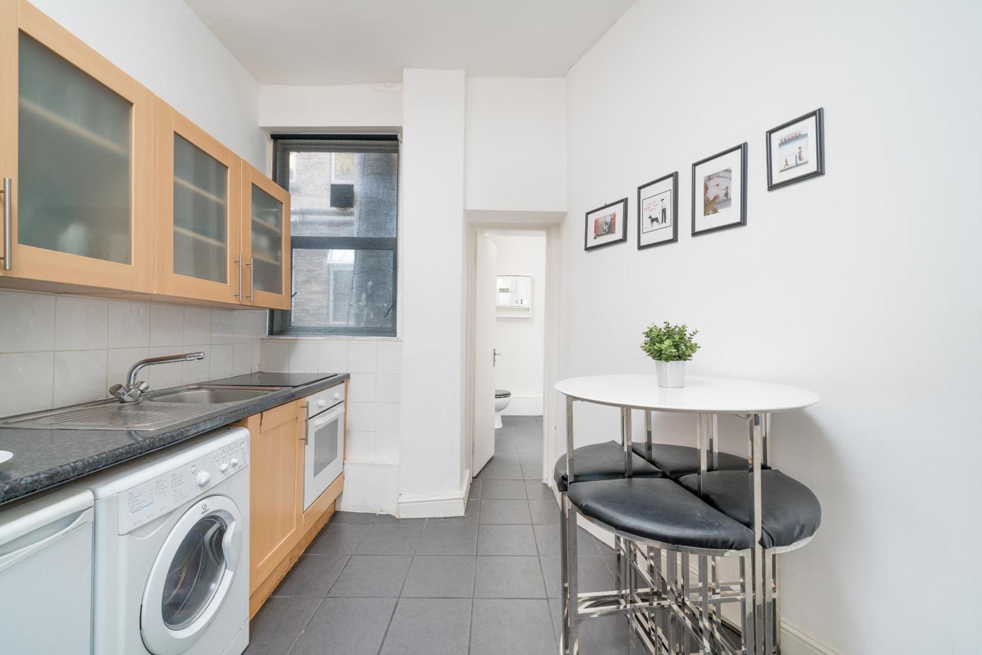 Soho Apartment Sleeps 4, Covent Garden & Leicester Square