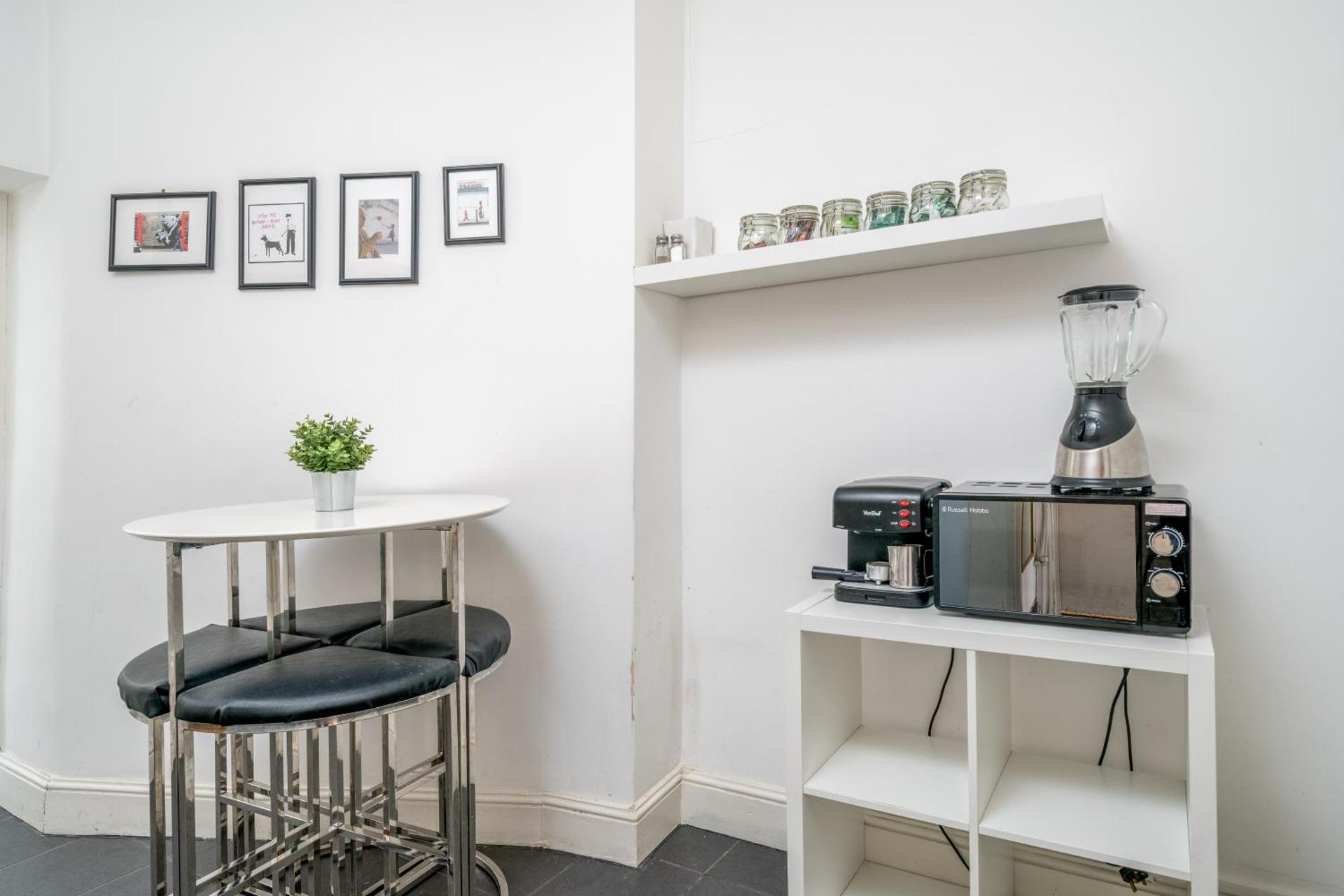 Soho Apartment Sleeps 4, Covent Garden & Leicester Square