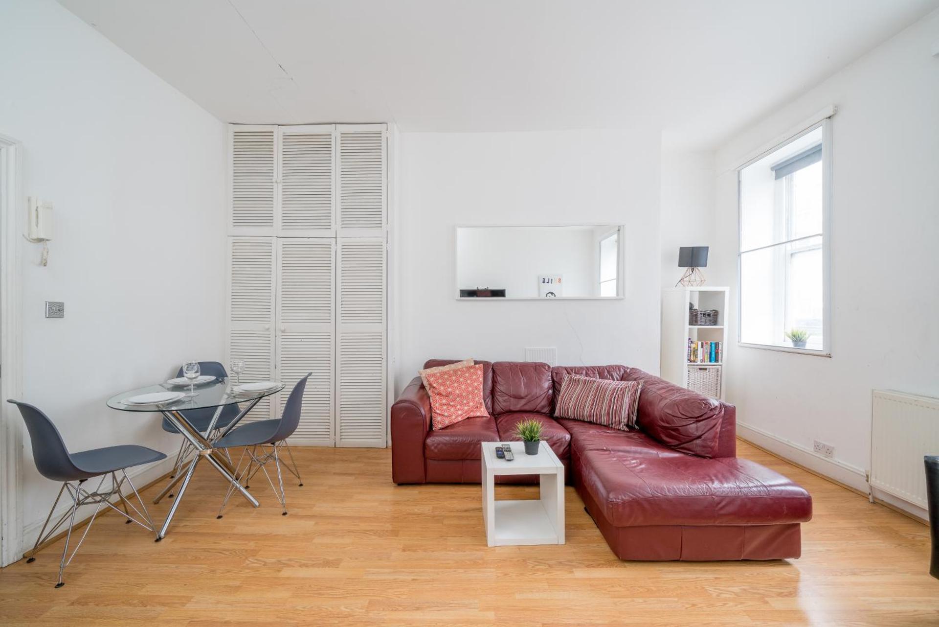 Soho Apartment Sleeps 4, Covent Garden & Leicester Square