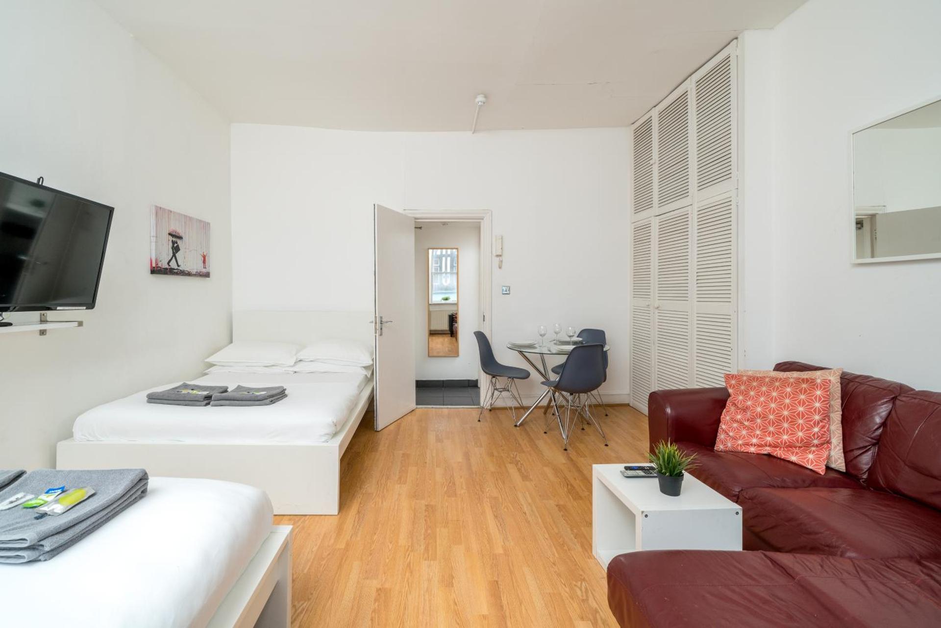 Soho Apartment Sleeps 4, Covent Garden & Leicester Square