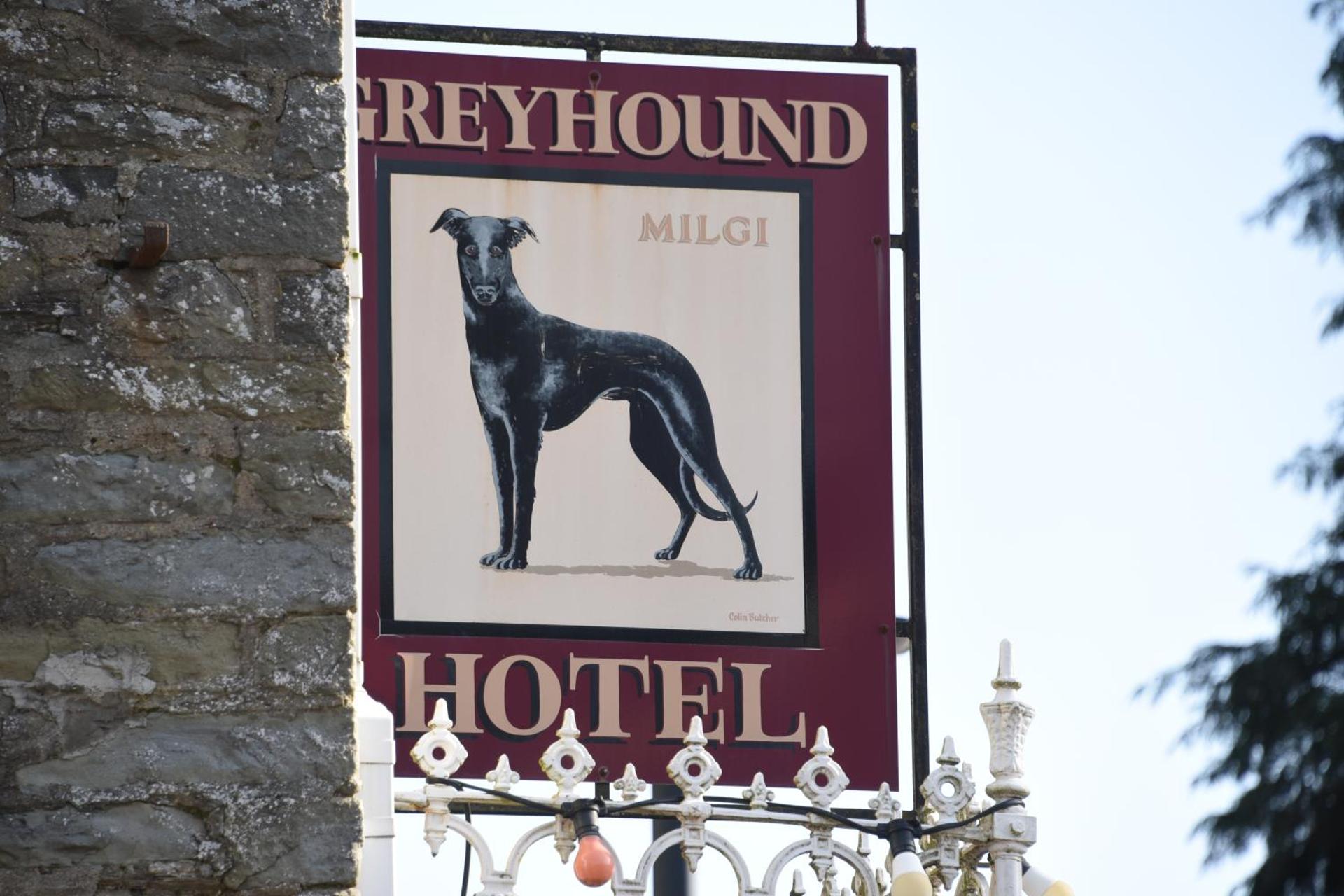 Greyhound Hotel