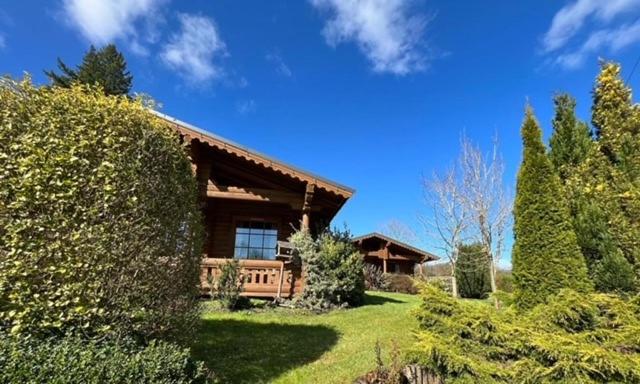 Countryside Log Cabin With Hot Tub - Beech