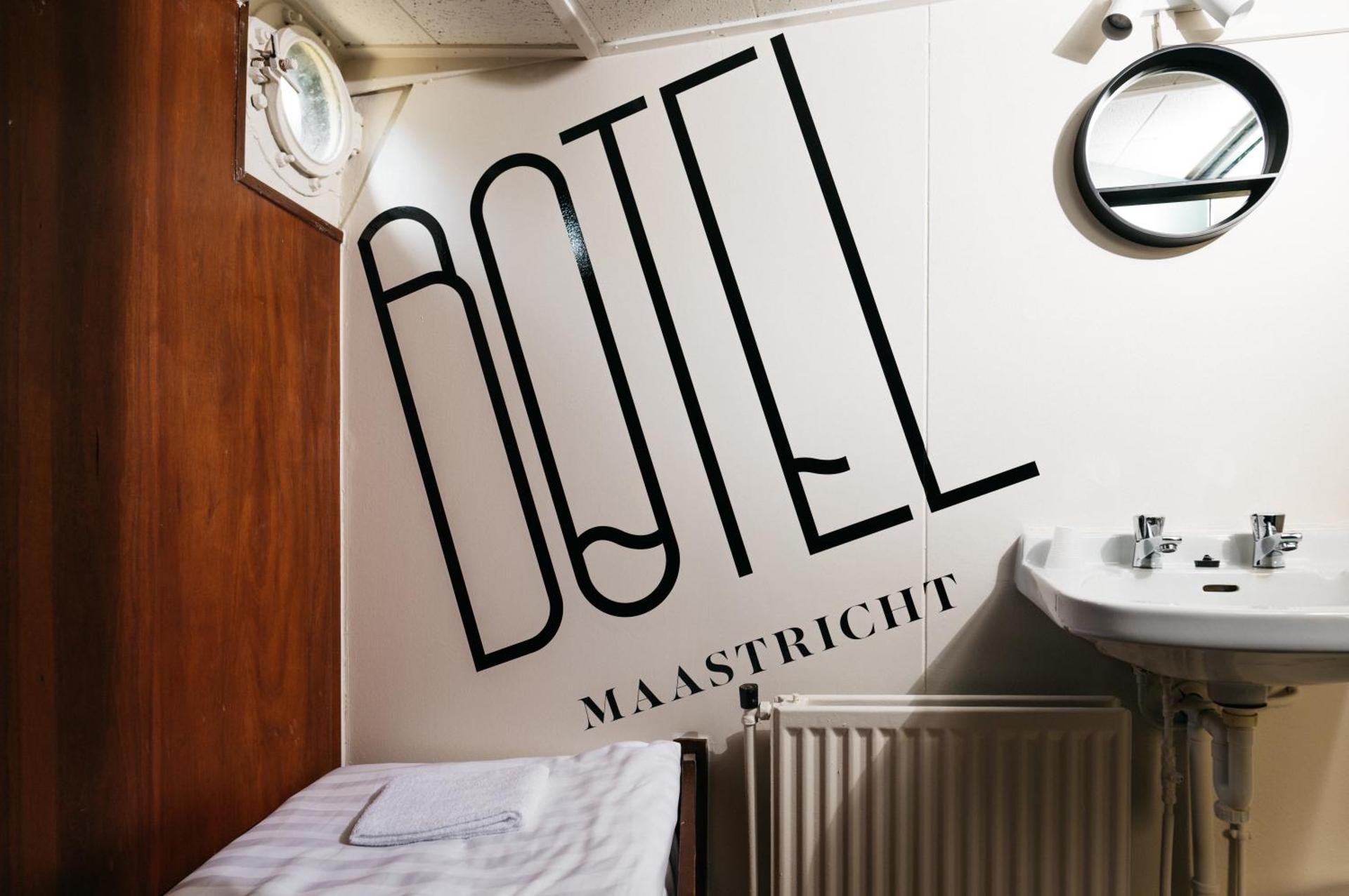 Single Room with Shared Bathroom