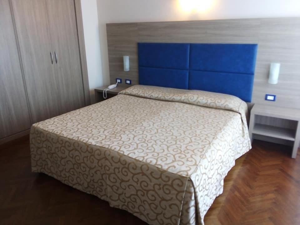 Double or Twin Room with Park View
