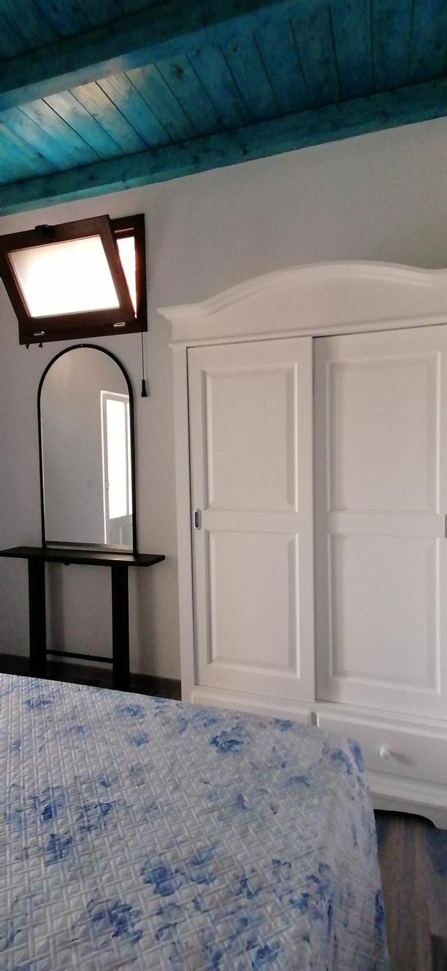 Sa Dommu de Kerciu vista mare con parcheggio