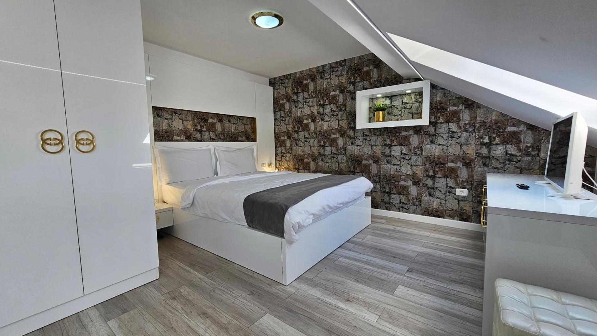 Colț de Rai Reşița ( Centru )