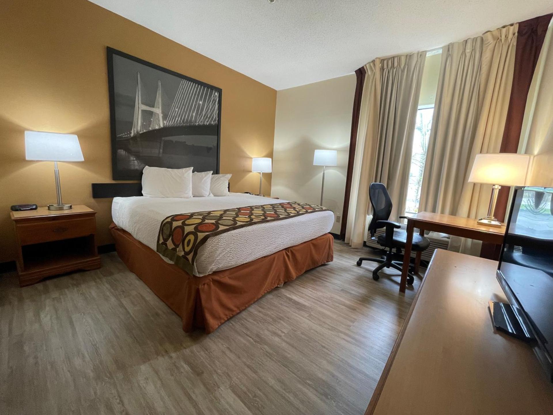 Super 8 by Wyndham Pevely