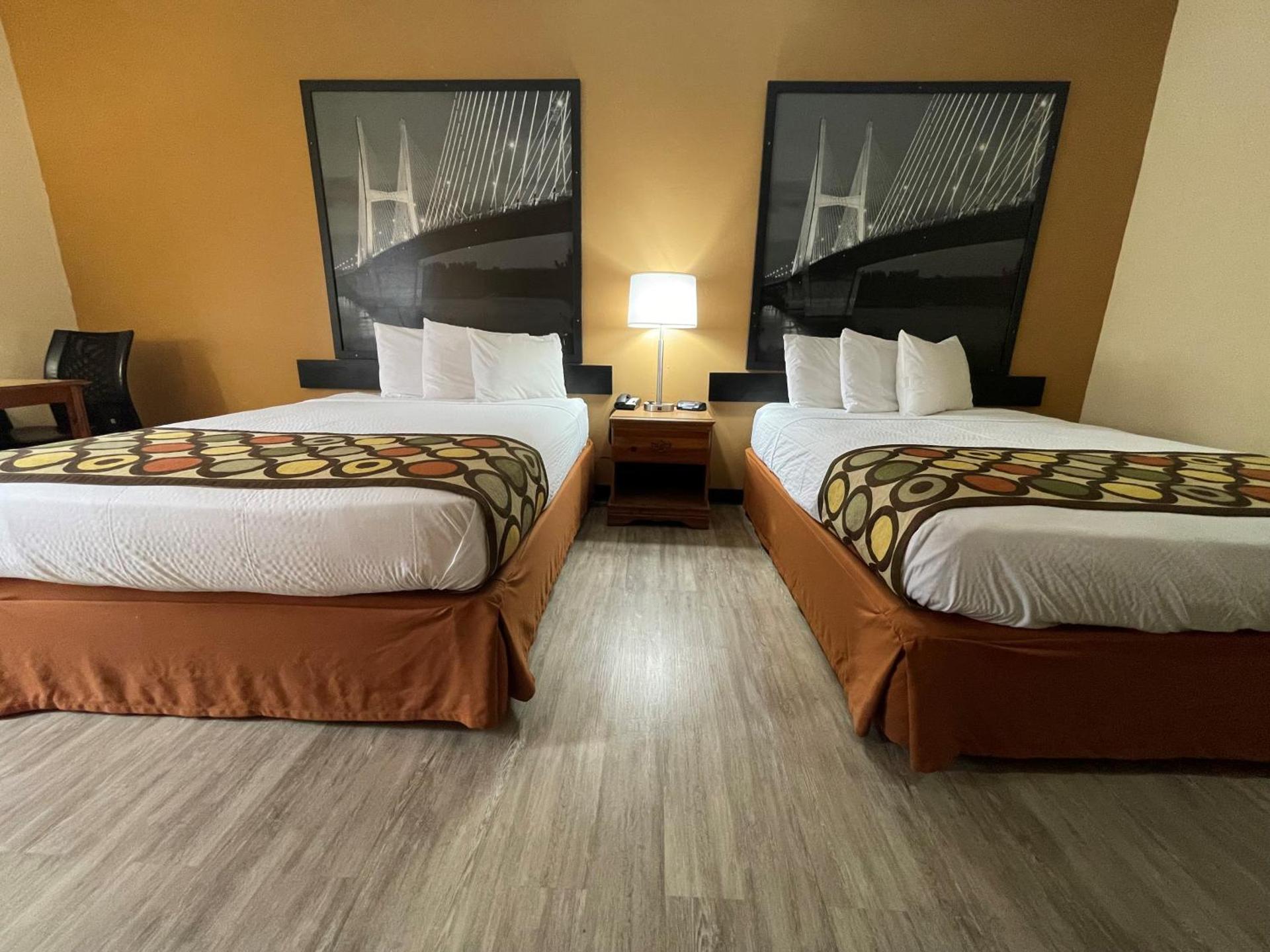 Super 8 by Wyndham Pevely