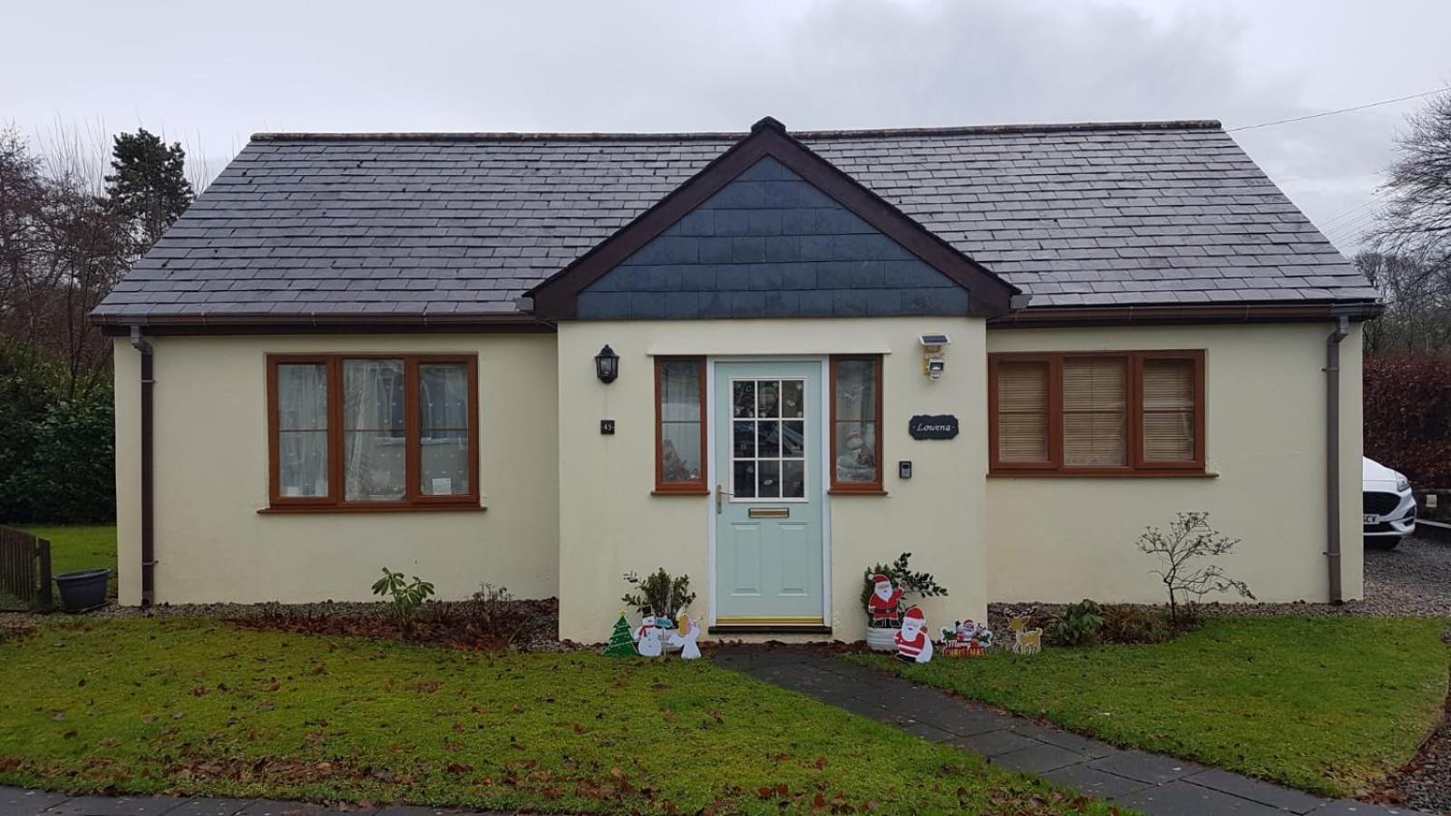 2-Bed Cottage Sleeps 5 Pets Ok Close to Coast