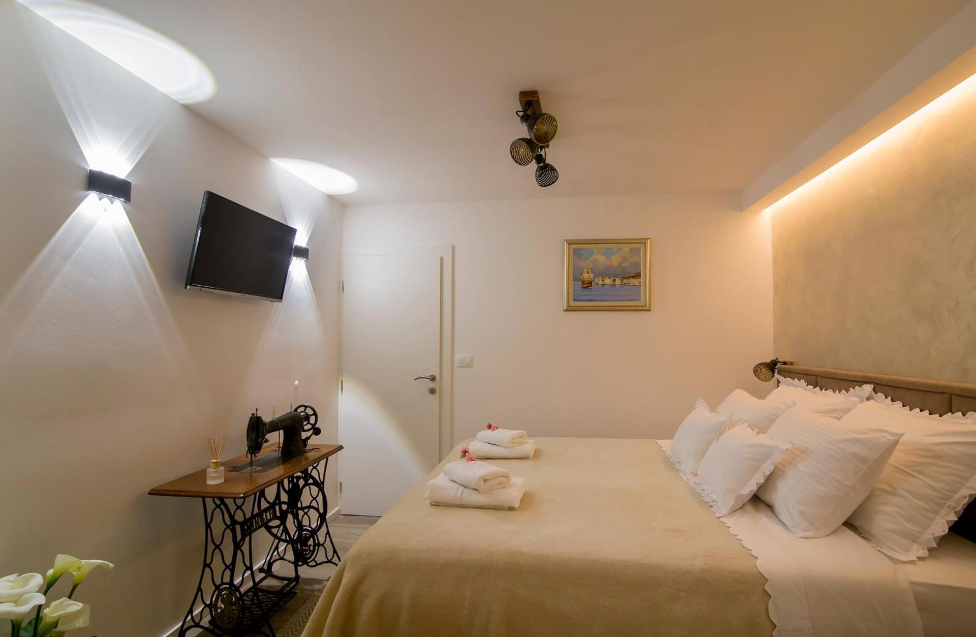 Blue Cliff Apartment