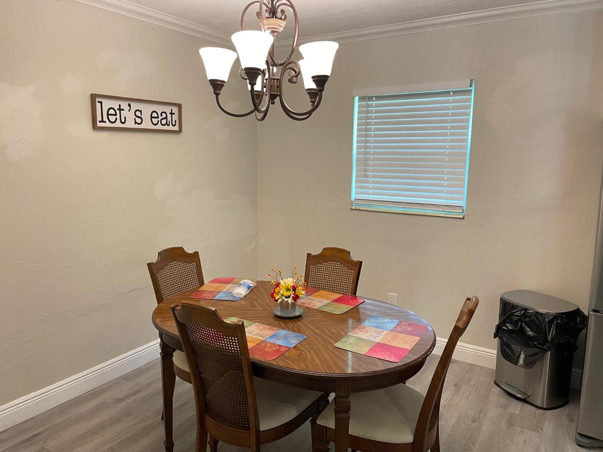 Cozy holiday Home near all things Tampa Bay!