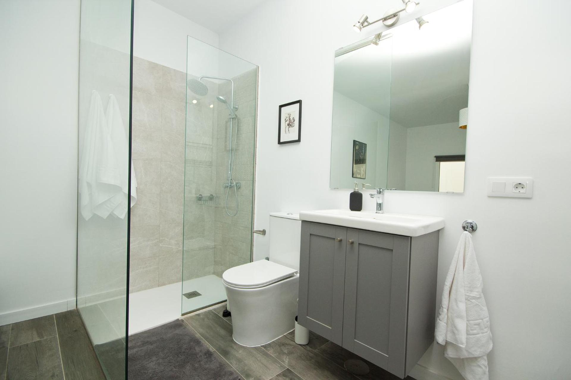 Los Alonsos - Open Mall - By AZ Rentals