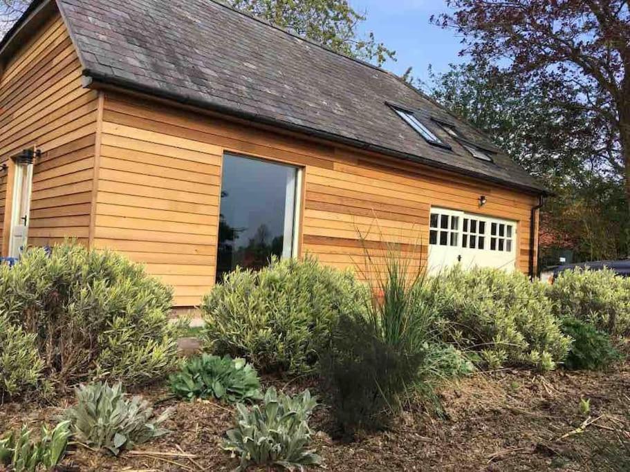 Stylish Cottage in the Pewsey Vale