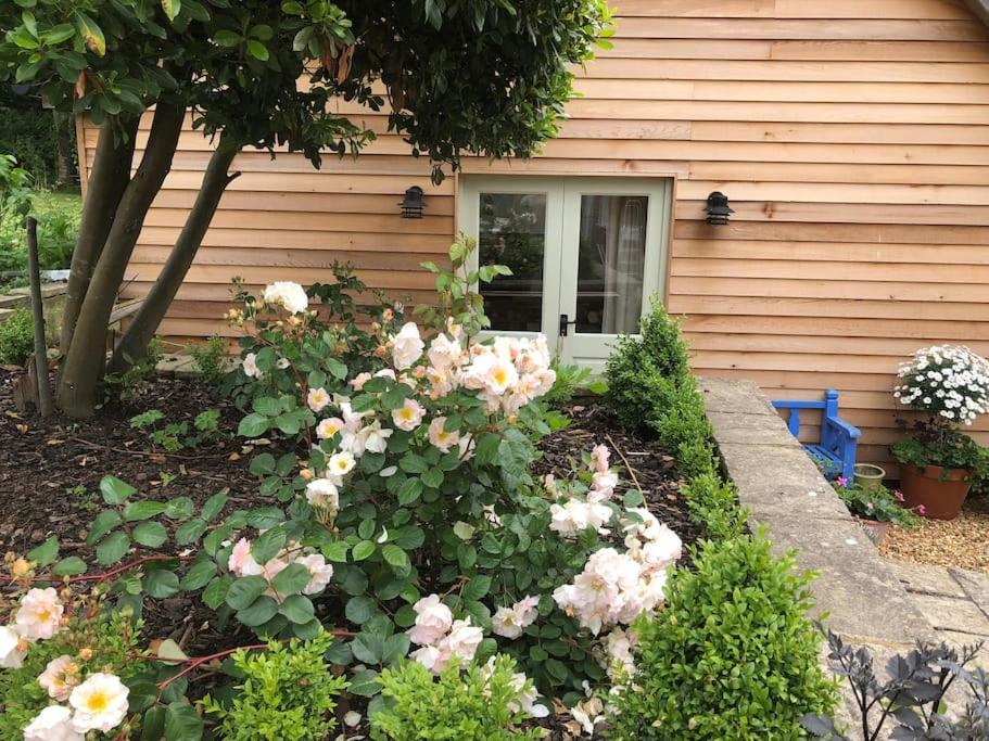 Stylish Cottage in the Pewsey Vale