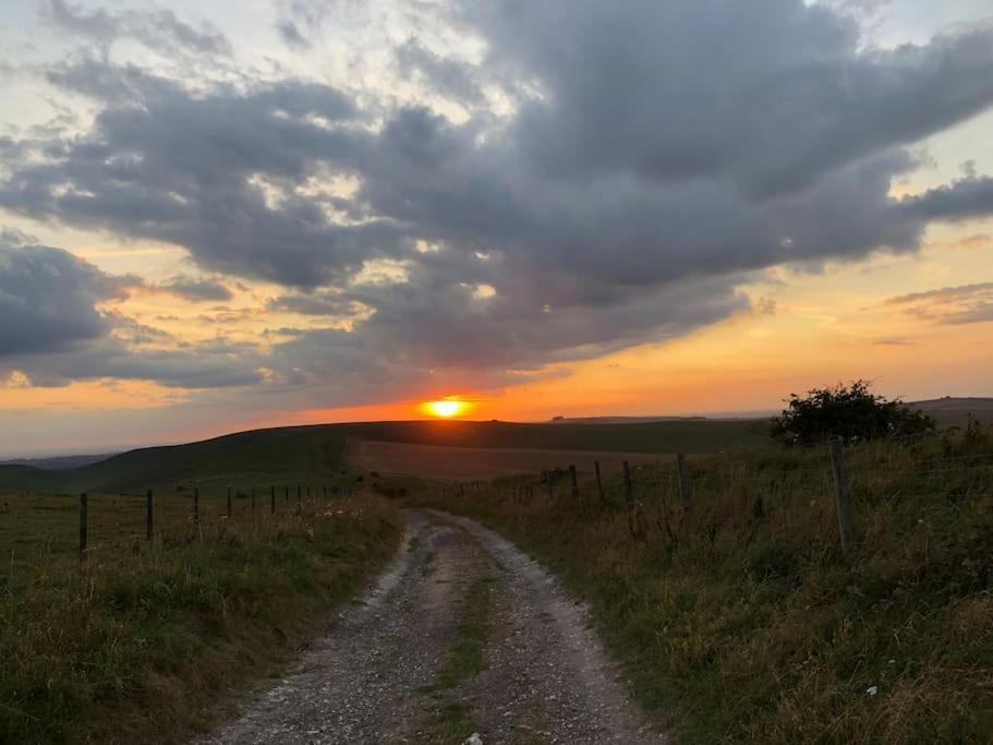 Stylish Cottage in the Pewsey Vale