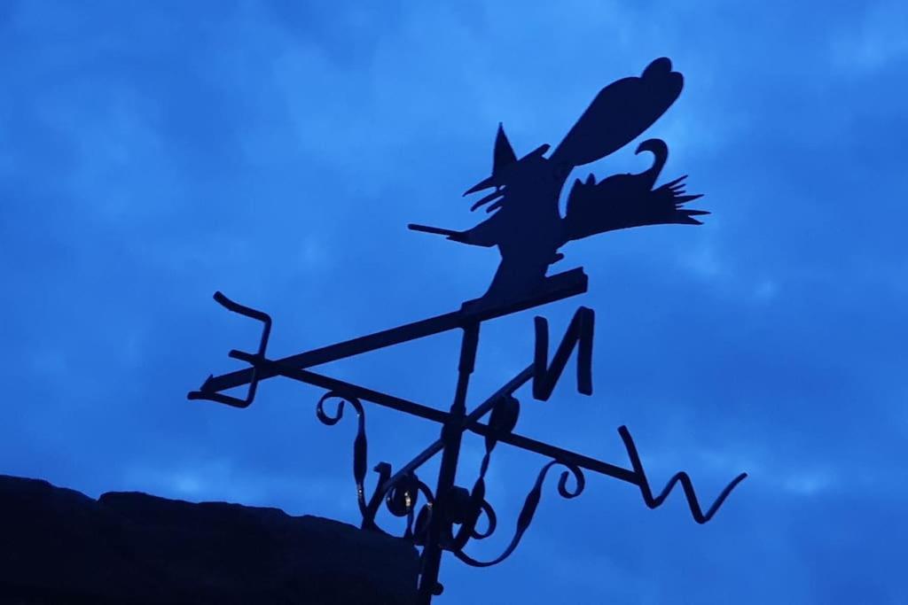 Enchanting Cottage for 4- Witchnest in Derbyshire, with EV point