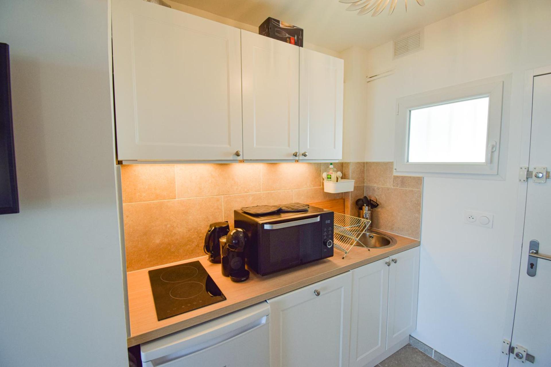 Kitchen or kitchenette